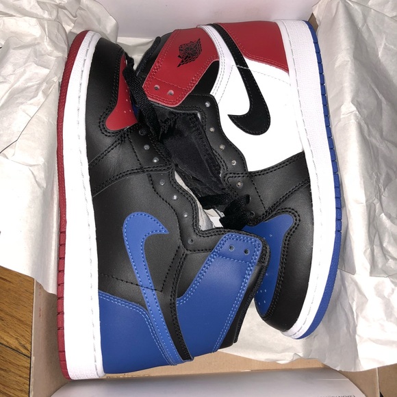 3 color jordan 1s